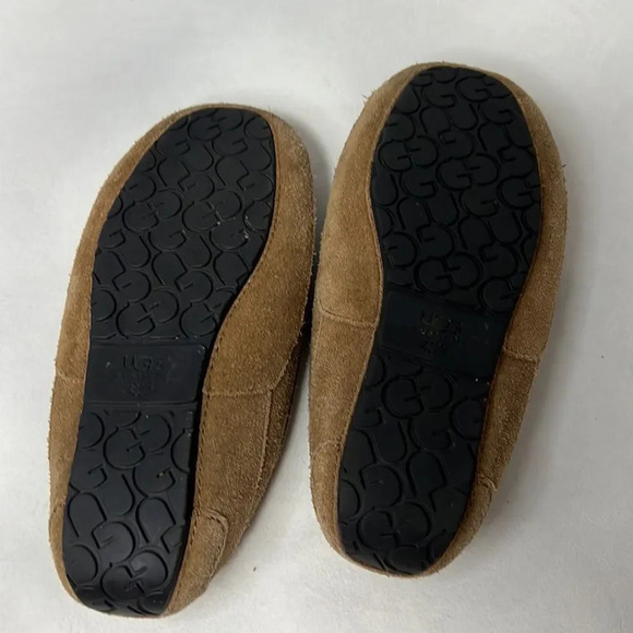 UGG Australia Kids Ascot in Chestnut Genuine Suede, Sheep Wool Slipper Size 2 - Picture 6 of 9